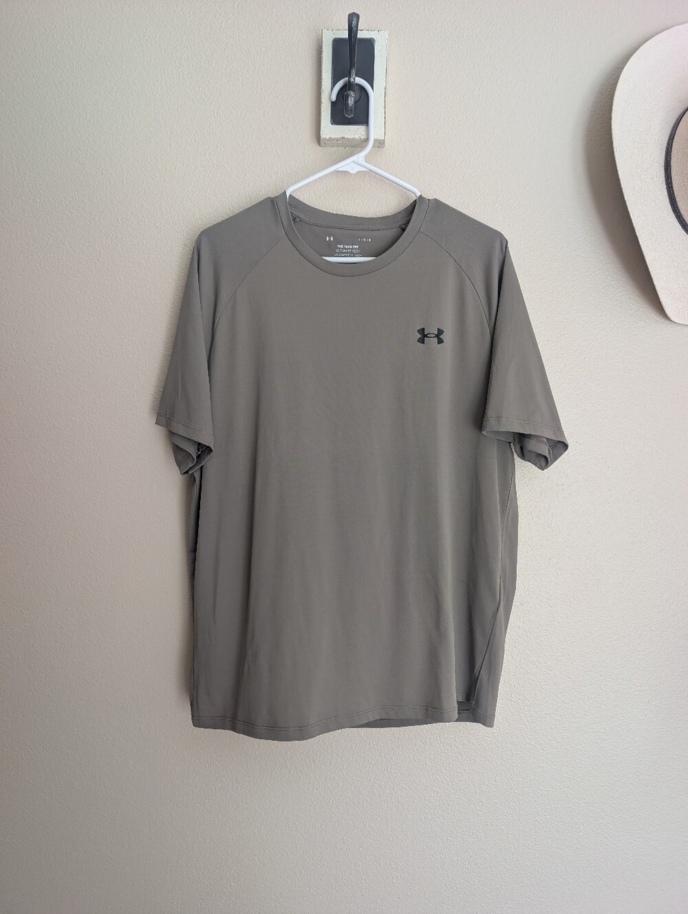 Men's Under Armour Shirt The Tech Tee Dri Fit Size Large Military Tan